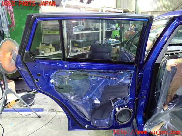 5UPJ-29331320]レヴォーグ(VN5)左後ドア 中古 AGC M2L4 43R-00073_m0005.jpg