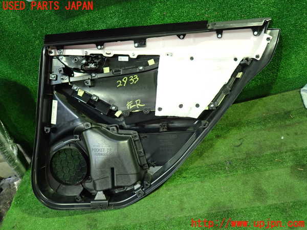 1UPJ-29331324]レヴォーグ(VN5)左後ドア内張り 中古_m0005.jpg