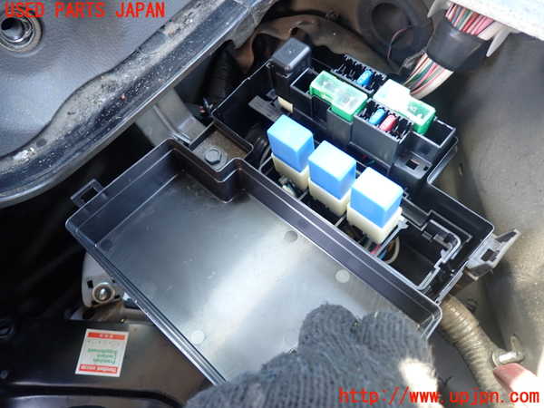 5UPJ-29346742]NV350 キャラバン バン(VW2E26)ヒューズボックス2 中古_m0002.jpg