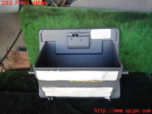 1UPJ-29347516]NV350 キャラバン バン(VW2E26)グローブボックス1 中古_m0004.jpg