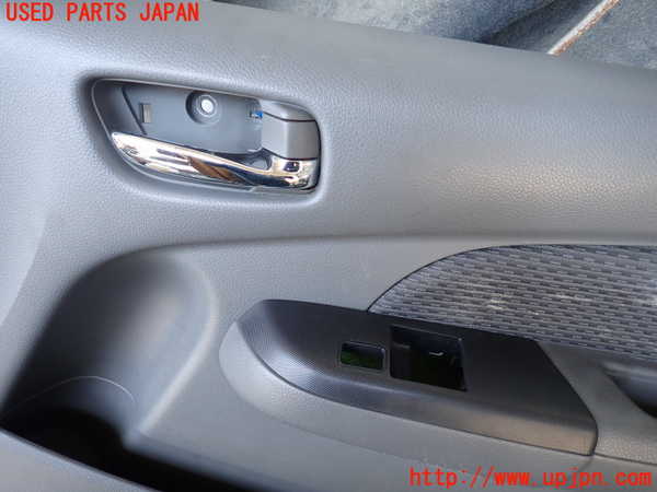 1UPJ-29341234]NV350 キャラバン バン(VW2E26)右前ドア内張り 中古_m0002.jpg