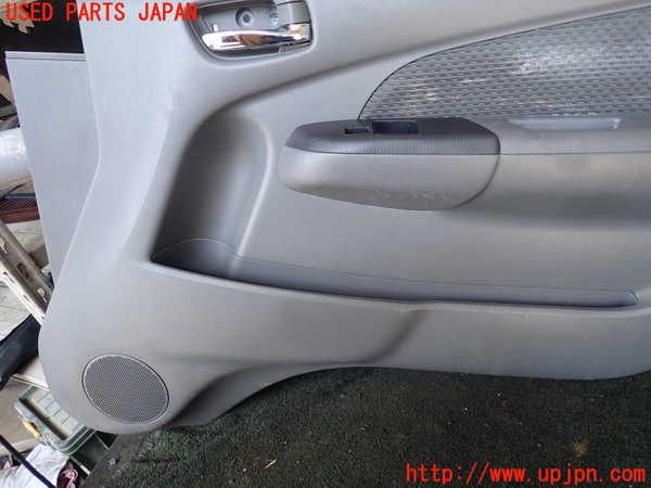 1UPJ-29341234]NV350 キャラバン バン(VW2E26)右前ドア内張り 中古_m0003.jpg