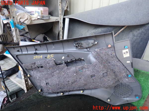 1UPJ-29341234]NV350 キャラバン バン(VW2E26)右前ドア内張り 中古_m0004.jpg