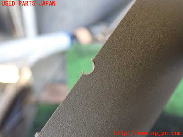 1UPJ-29347655]NV350 キャラバン バン(VW2E26)右フロントピラートリム 中古_m0003.jpg