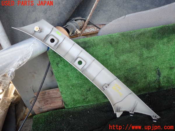 1UPJ-29347655]NV350 キャラバン バン(VW2E26)右フロントピラートリム 中古_m0004.jpg