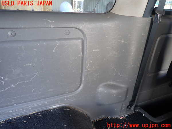 5UPJ-29347680]NV350 キャラバン バン(VW2E26)左リアピラートリム 中古_m0002.jpg