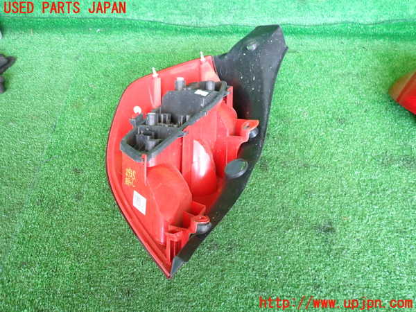 2UPJ-29351530]ルノー・ルーテシア(RF4C)右テールランプ 中古_m0003.jpg