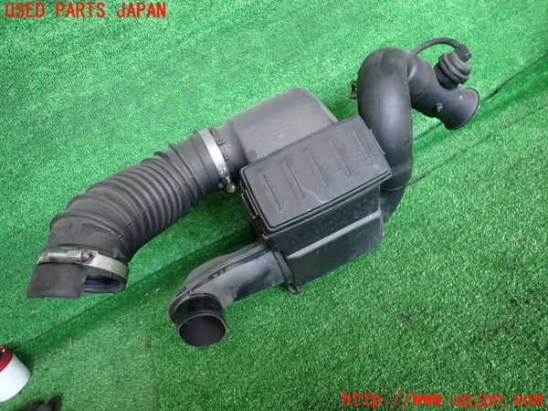 2UPJ-29352560]ルノー・ルーテシア(RF4C)エアクリーナーボックス 中古_m0001.jpg