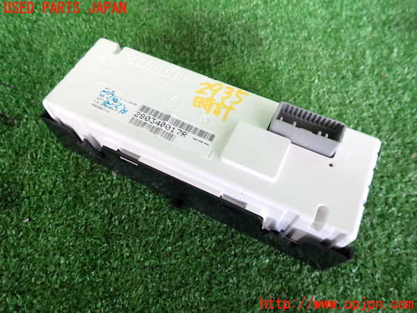 2UPJ-29357850]ルノー・ルーテシア(RF4C)時計 中古_m0002.jpg