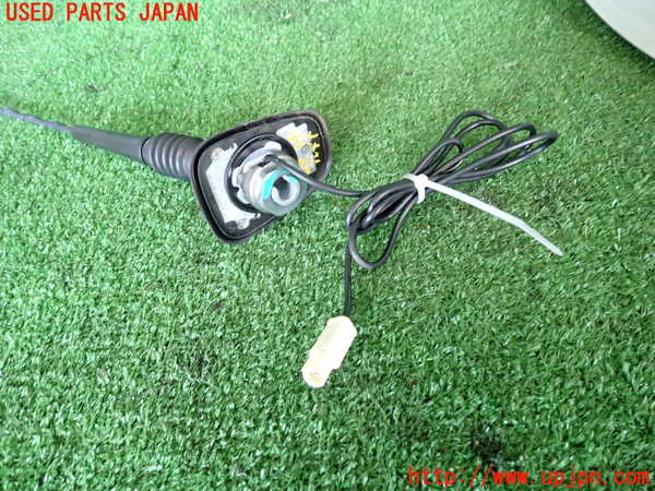 2UPJ-29356550]ルノー・ルーテシア(RF4C)アンテナ 中古_m0003.jpg
