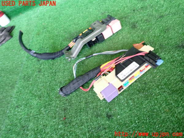 2UPJ-29356741]ルノー・ルーテシア(RF4C)ヒューズボックス1 中古_m0001.jpg