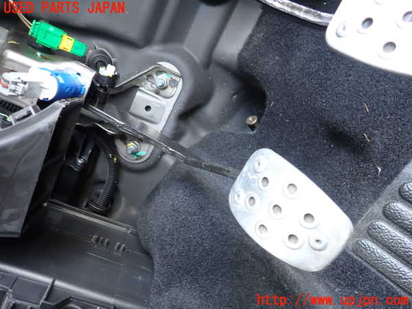 2UPJ-29357590]ルノー・ルーテシア(RF4C)クラッチペダル 中古_m0001.jpg