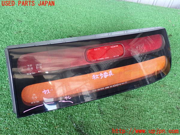 2UPJ-29371530]フェアレディZ(GCZ32)右テールランプ 中古_m0001.jpg