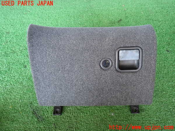 2UPJ-29377516]フェアレディZ(GCZ32)グローブボックス1 中古_m0001.jpg