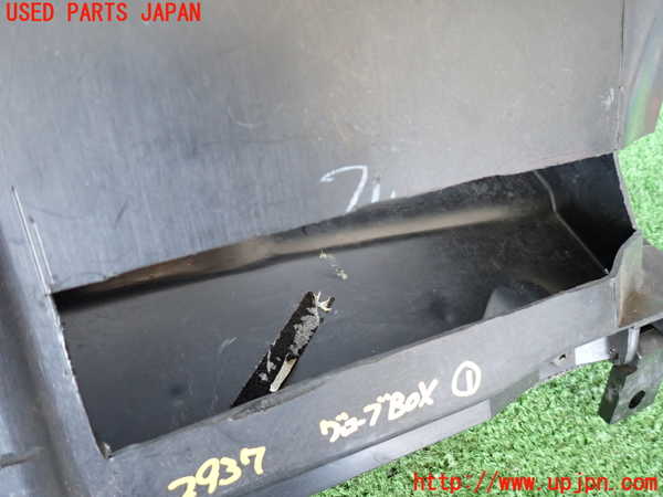 2UPJ-29377516]フェアレディZ(GCZ32)グローブボックス1 中古_m0003.jpg