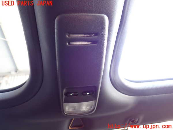 5UPJ-29376411]フェアレディZ(GCZ32)ルームランプ1 (真中 1列目) 中古_m0001.jpg