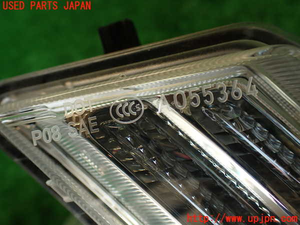 2UPJ-29391150]ボルボ・XC60(DB4204TXC)右コーナーランプ 中古_m0003.jpg
