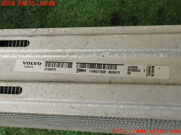 2UPJ-29392451]ボルボ・XC60(DB4204TXC)インタークーラー1 中古_m0004.jpg