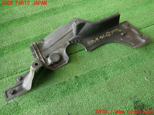 2UPJ-29391722]ボルボ・XC60(DB4204TXC)アンダーカバー2 中古_m0003.jpg