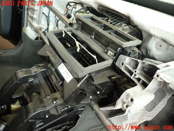 2UPJ-29396081]ボルボ・XC60(DB4204TXC)エバポレーター1 中古_m0002.jpg
