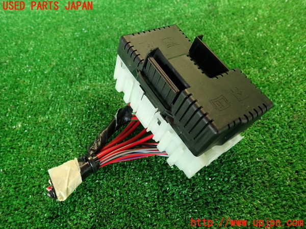 2UPJ-29396743]ボルボ・XC60(DB4204TXC)ヒューズボックス3 中古_m0001.jpg