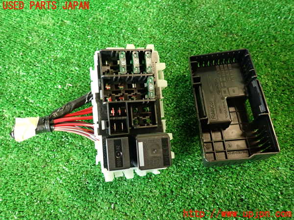 2UPJ-29396743]ボルボ・XC60(DB4204TXC)ヒューズボックス3 中古_m0003.jpg