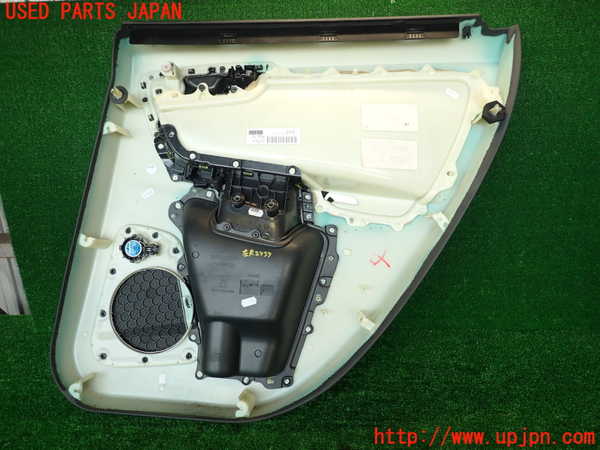 2UPJ-29391324]ボルボ・XC60(DB4204TXC)左後ドア内張り 中古_m0005.jpg