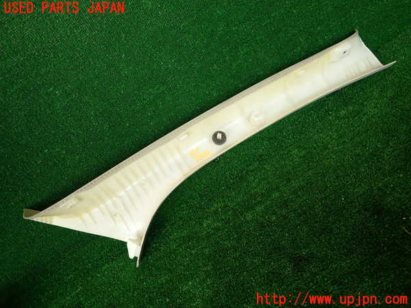 2UPJ-29397660]ボルボ・XC60(DB4204TXC)左フロントピラートリム 中古_m0003.jpg