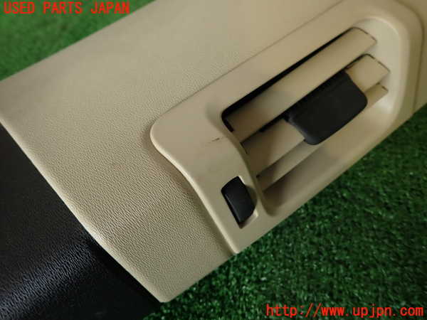2UPJ-29397665]ボルボ・XC60(DB4204TXC)右センターピラートリム 中古_m0002.jpg