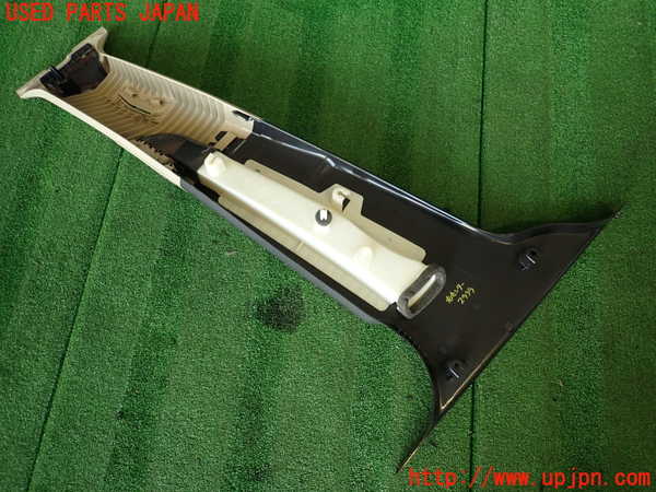 2UPJ-29397665]ボルボ・XC60(DB4204TXC)右センターピラートリム 中古_m0004.jpg