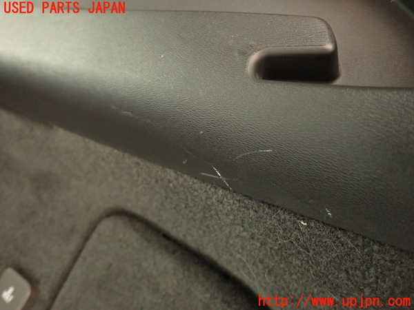 2UPJ-29397675]ボルボ・XC60(DB4204TXC)右リアピラートリム 中古_m0002.jpg