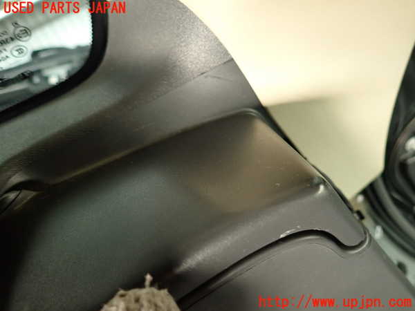 2UPJ-29397680]ボルボ・XC60(DB4204TXC)左リアピラートリム 中古_m0005.jpg