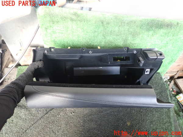 1UPJ-29417516]レクサス・LS460(USF40)グローブボックス1 中古_m0002.jpg