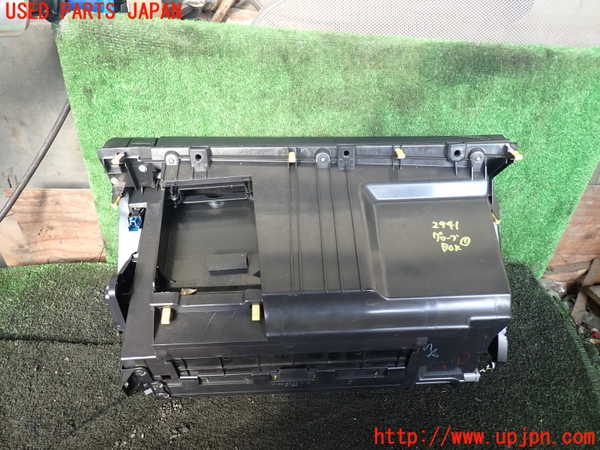 1UPJ-29417516]レクサス・LS460(USF40)グローブボックス1 中古_m0003.jpg