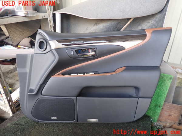 1UPJ-29411234]レクサス・LS460(USF40)右前ドア内張り 中古_m0001.jpg