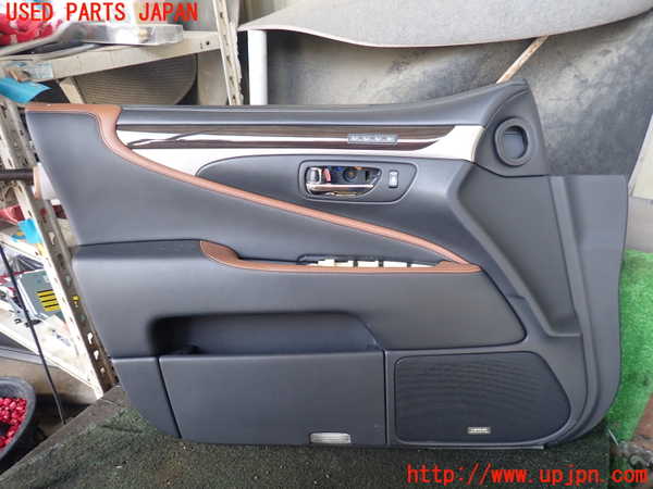 1UPJ-29411264]レクサス・LS460(USF40)左前ドア内張り 中古_m0001.jpg
