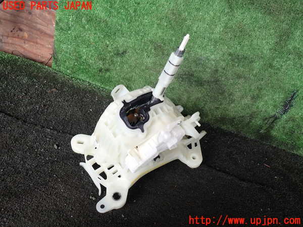 1UPJ-29427555]CX-8(KG2P)ATシフトレバー 中古_m0001.jpg