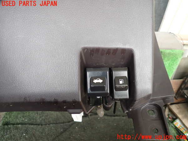 1UPJ-29427842]CX-8(KG2P)小物入れ2 中古_m0003.jpg