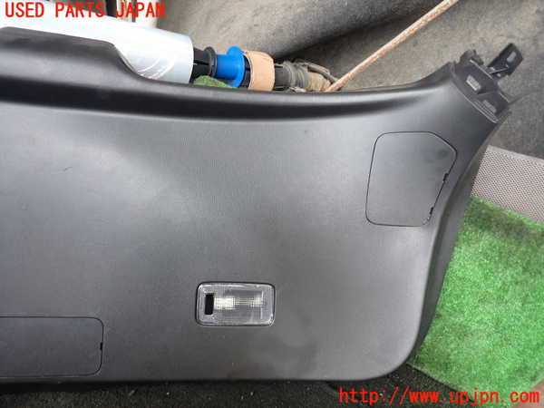 1UPJ-29421578]CX-8(KG2P)バックドア内張り 中古_m0002.jpg