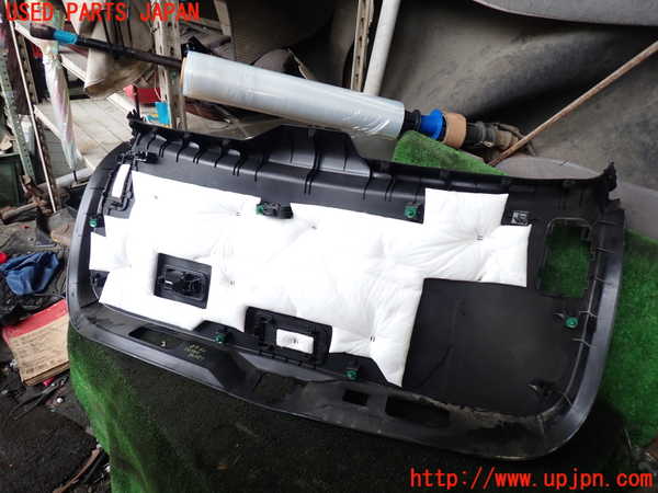 1UPJ-29421578]CX-8(KG2P)バックドア内張り 中古_m0004.jpg