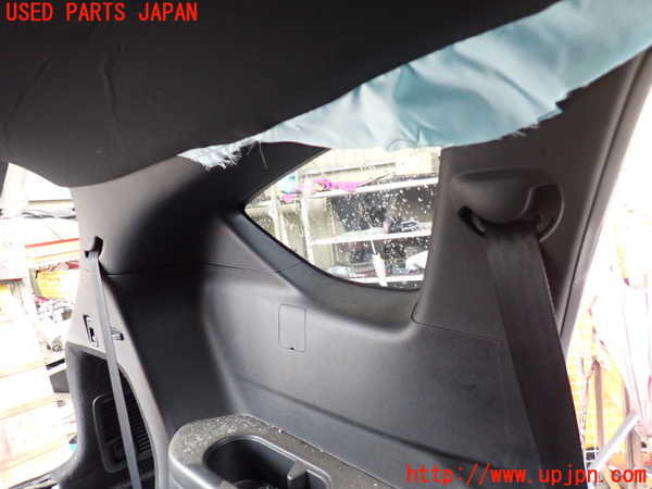 1UPJ-29427680]CX-8(KG2P)左リアピラートリム 中古_m0002.jpg