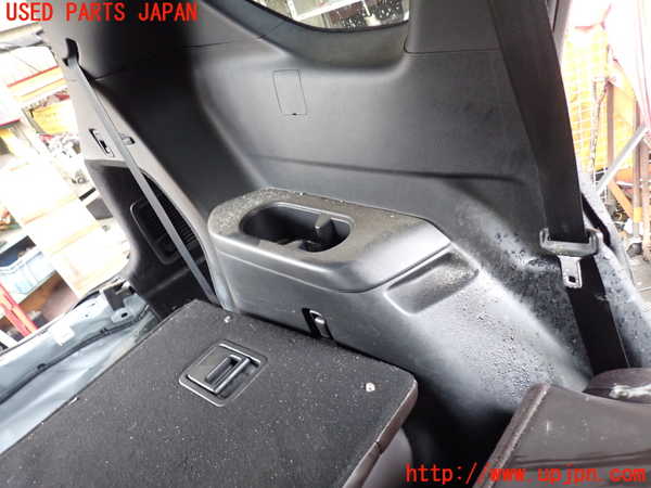 1UPJ-29427680]CX-8(KG2P)左リアピラートリム 中古_m0003.jpg