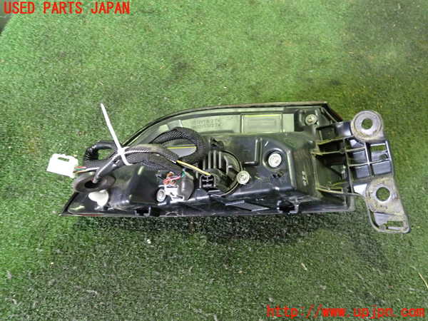 2UPJ-29431530]MIRAI(ミライ)(JPD20)右テールランプ 中古_m0003.jpg