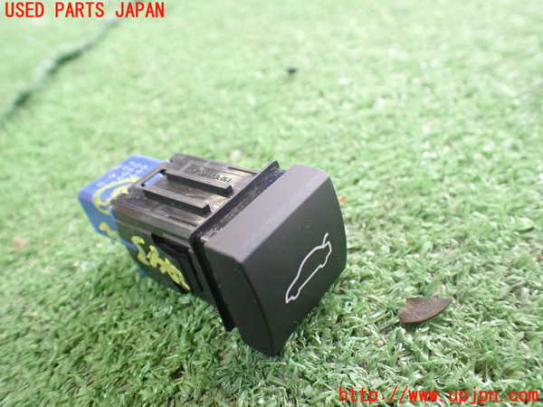 2UPJ-29436310]MIRAI(ミライ)(JPD20)スイッチ5 (トランク) 中古_m0001.jpg