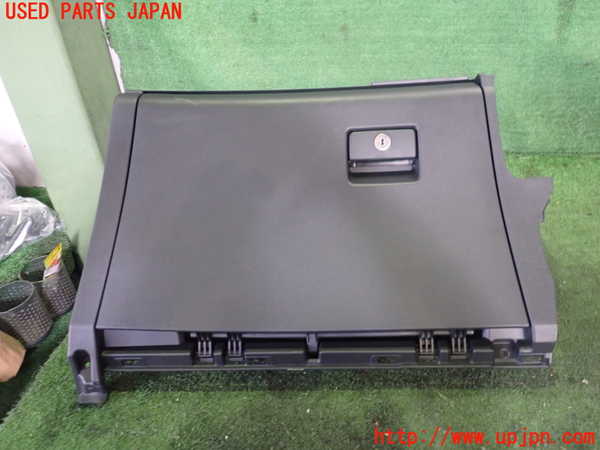 2UPJ-29437516]MIRAI(ミライ)(JPD20)グローブボックス1 中古_m0001.jpg