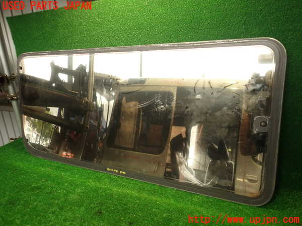 2UPJ-29441370]ハイエースワゴン100系(KZH106W)右サイドセンターガラス (M2A55) 中古_m0005.jpg