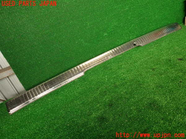 2UPJ-29441559]ハイエースワゴン100系(KZH106W)リアフィニッシャー 中古_m0001.jpg