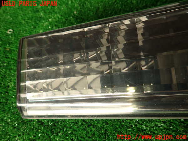 2UPJ-29441559]ハイエースワゴン100系(KZH106W)リアフィニッシャー 中古_m0003.jpg