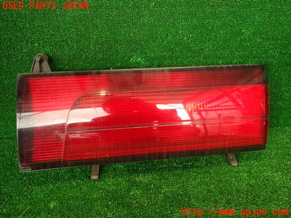 2UPJ-29441550]ハイエースワゴン100系(KZH106W)右リアフィニッシャー ジャンク品 中古_m0001.jpg