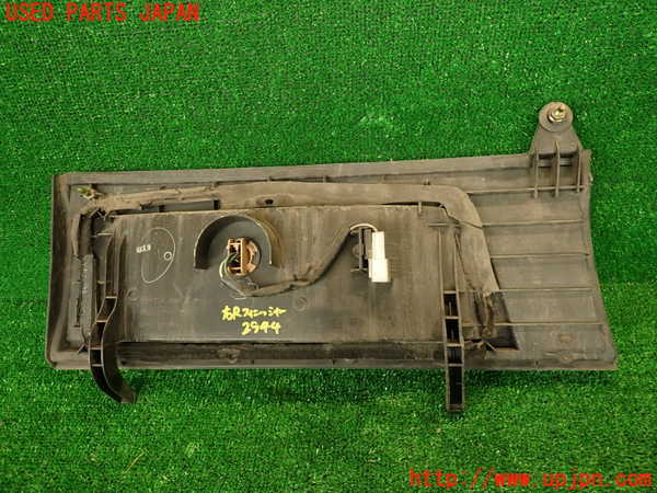 2UPJ-29441550]ハイエースワゴン100系(KZH106W)右リアフィニッシャー ジャンク品 中古_m0004.jpg